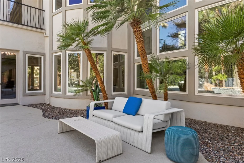 1912 Redbird, Las Vegas, NV 89134