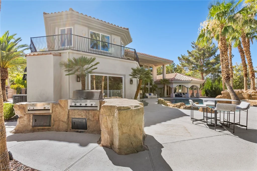 1912 Redbird, Las Vegas, NV 89134