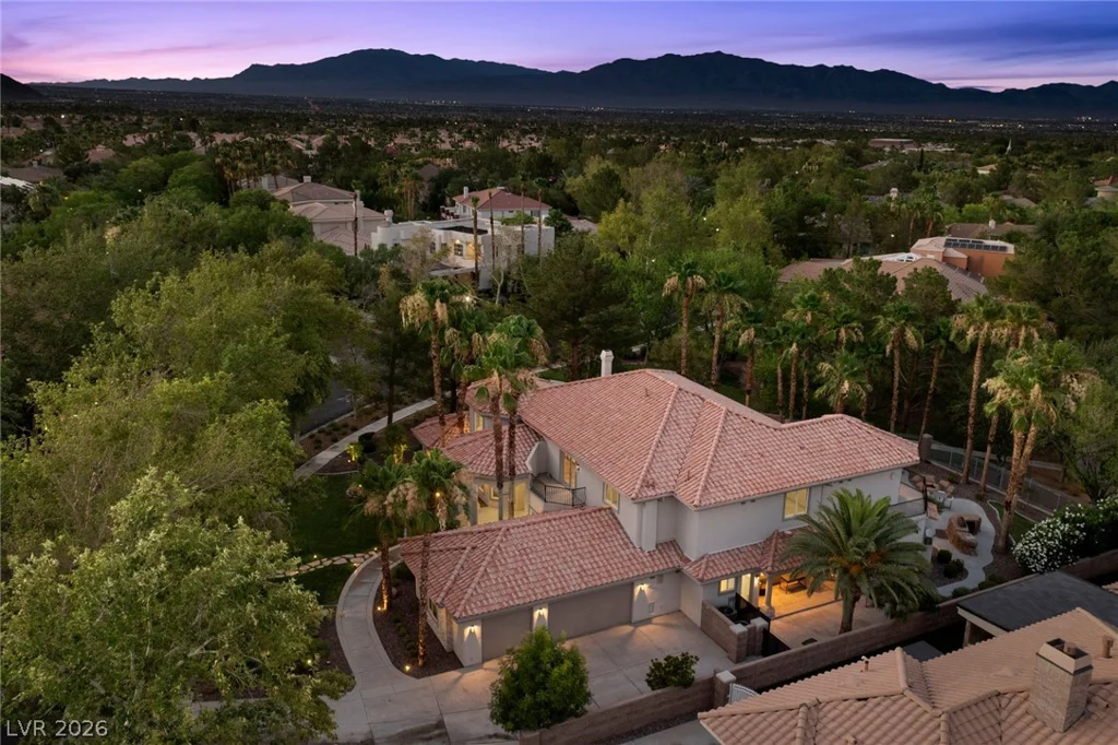 1912 Redbird, Las Vegas, NV 89134