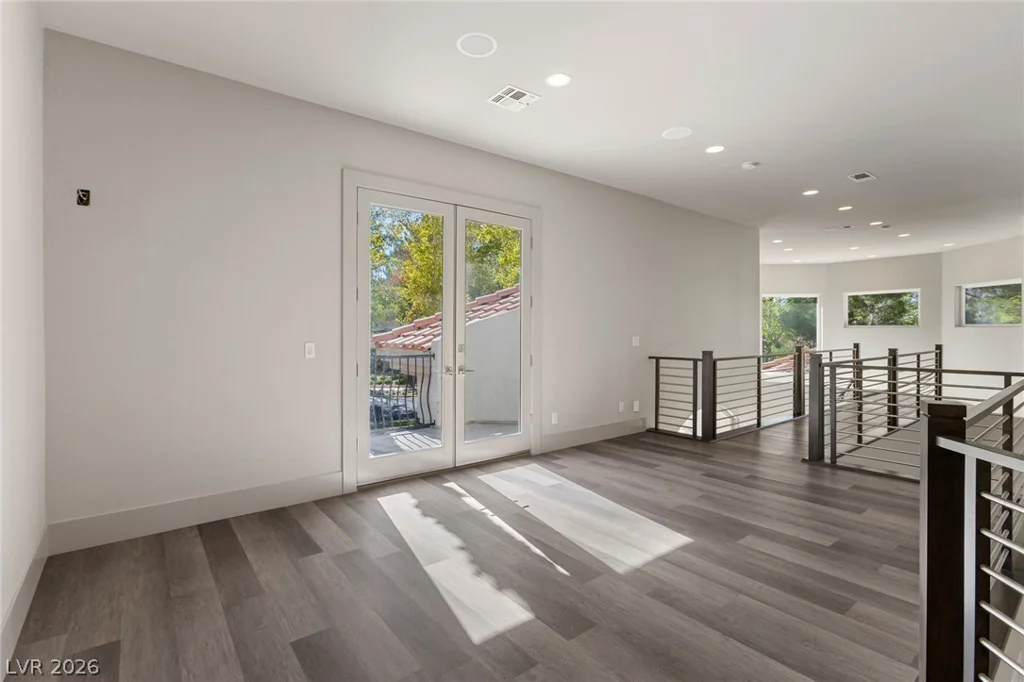 1912 Redbird, Las Vegas, NV 89134