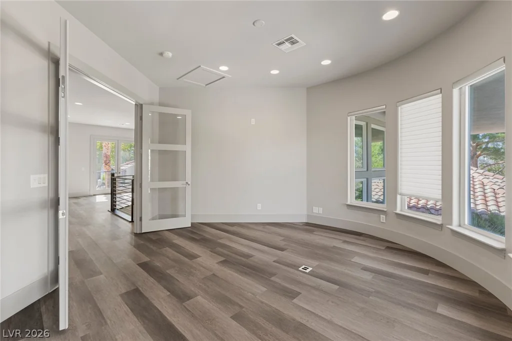 1912 Redbird, Las Vegas, NV 89134