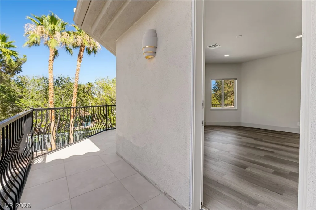 1912 Redbird, Las Vegas, NV 89134