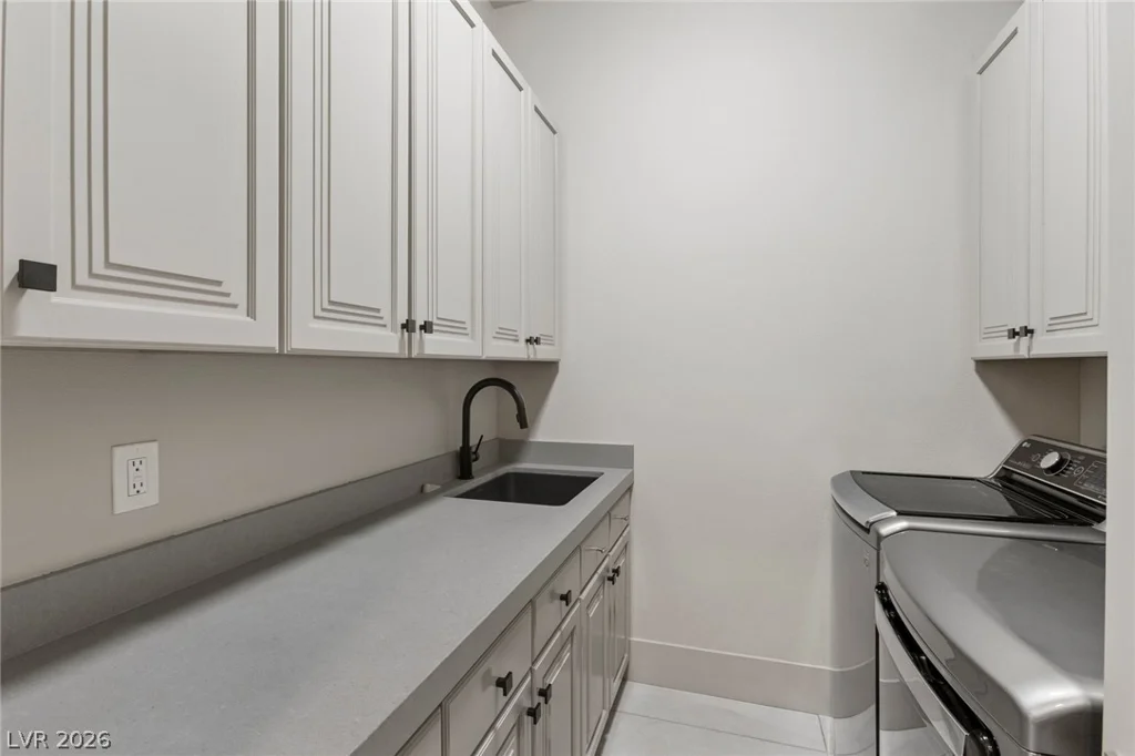 1912 Redbird, Las Vegas, NV 89134