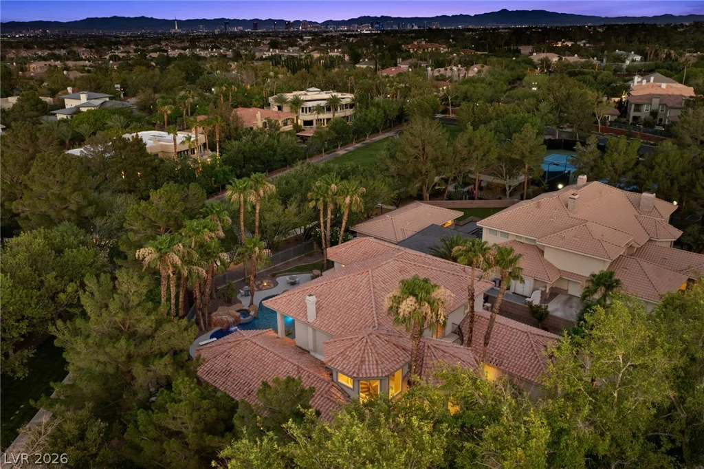 1912 Redbird, Las Vegas, NV 89134