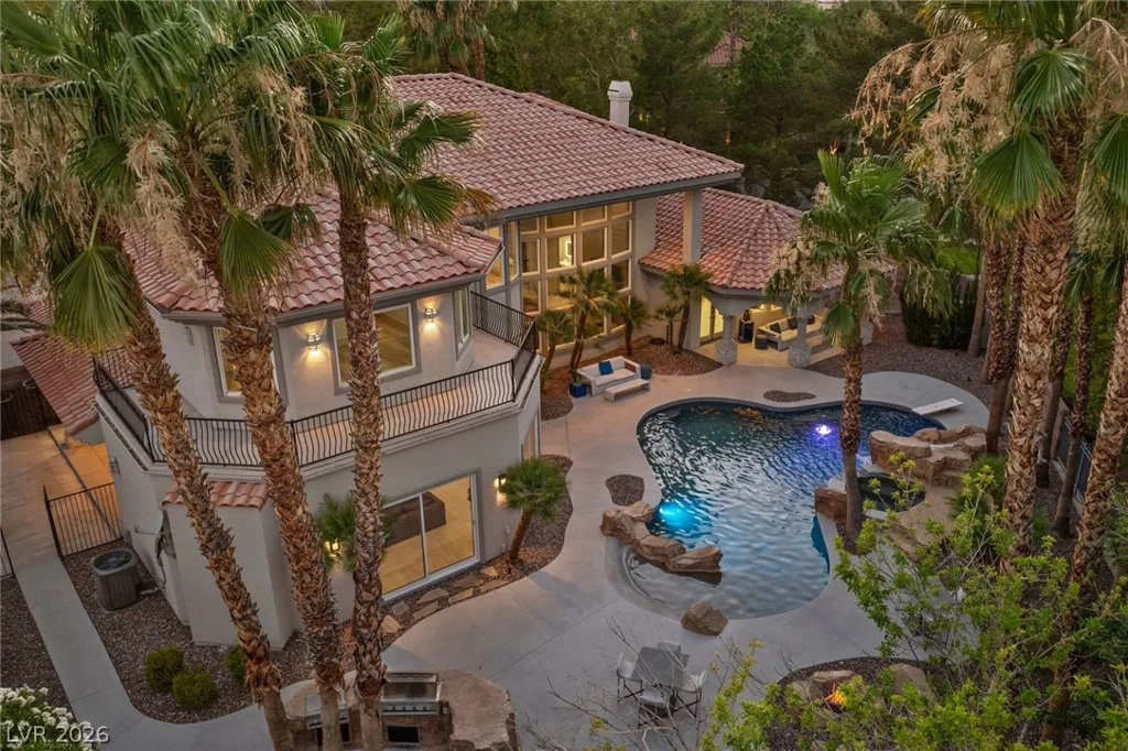 1912 Redbird, Las Vegas, NV 89134