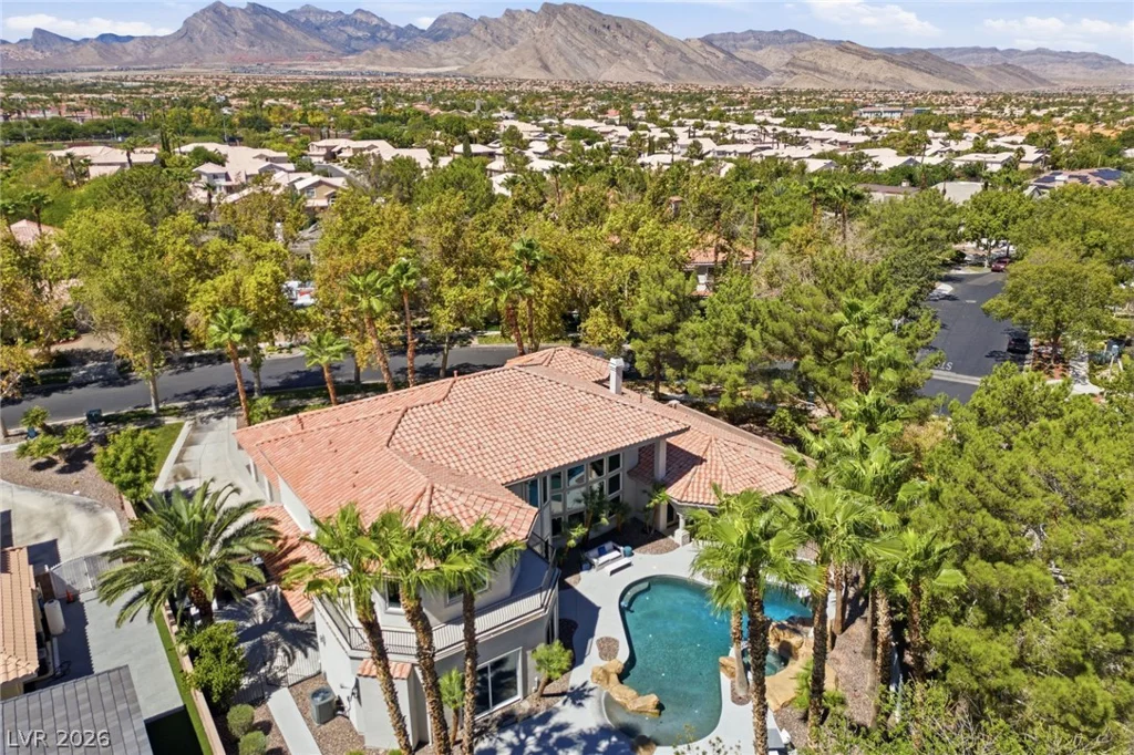 1912 Redbird, Las Vegas, NV 89134