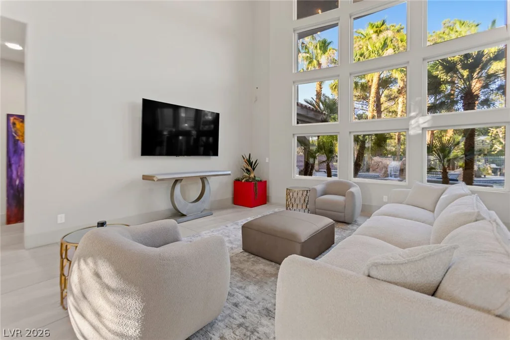 1912 Redbird, Las Vegas, NV 89134
