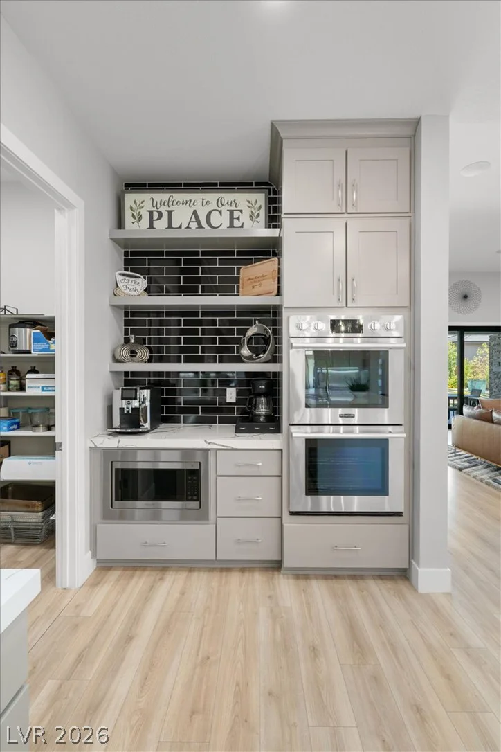 8320 Carlingford, Las Vegas, NV 89113