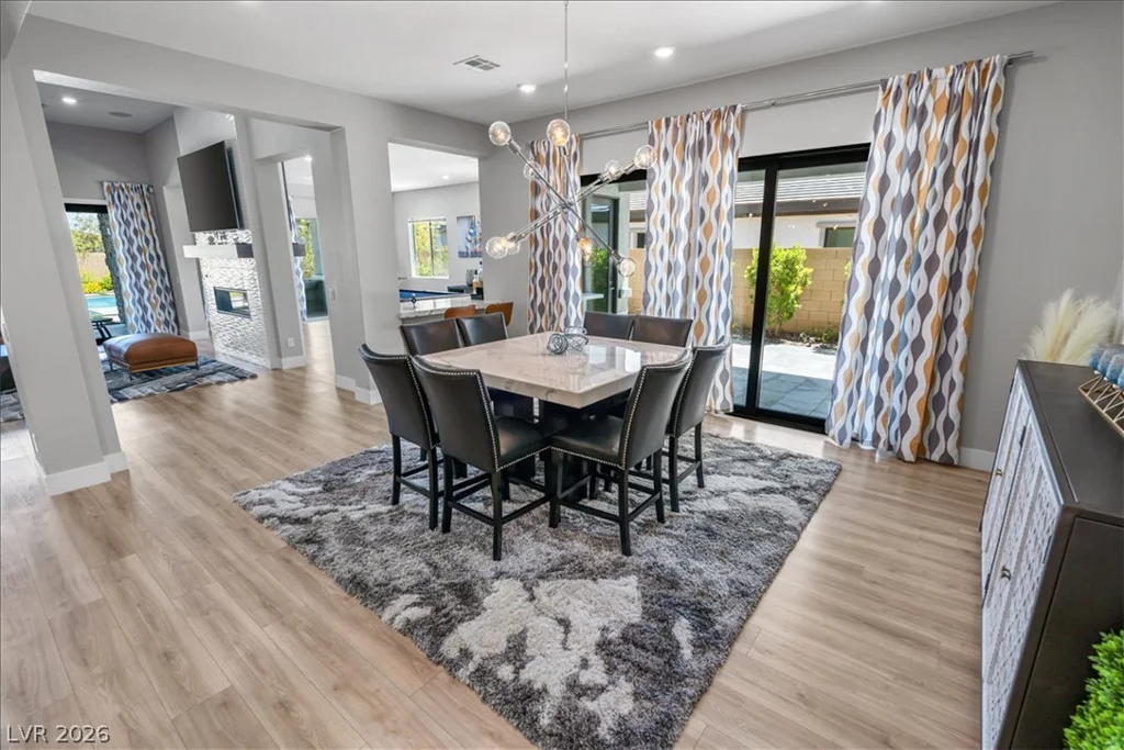 8320 Carlingford, Las Vegas, NV 89113