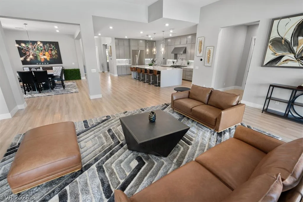 8320 Carlingford, Las Vegas, NV 89113