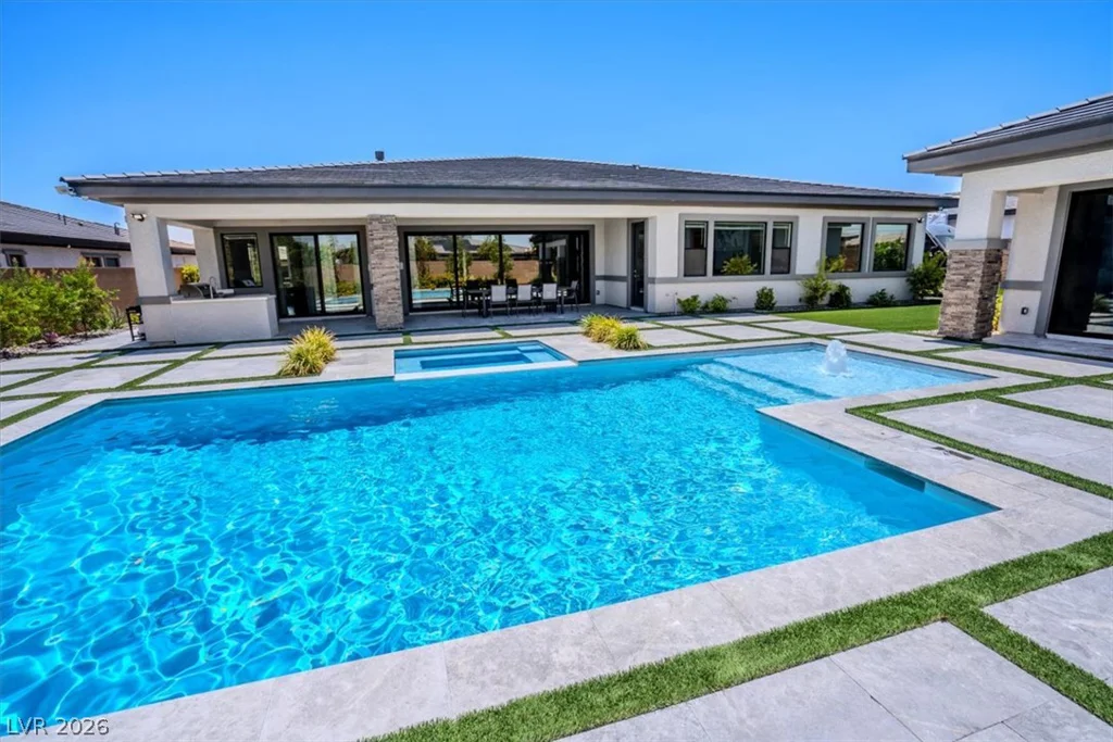 8320 Carlingford, Las Vegas, NV 89113