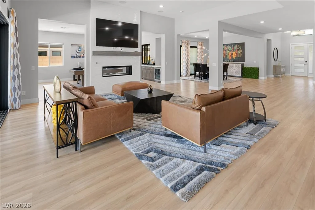 8320 Carlingford, Las Vegas, NV 89113