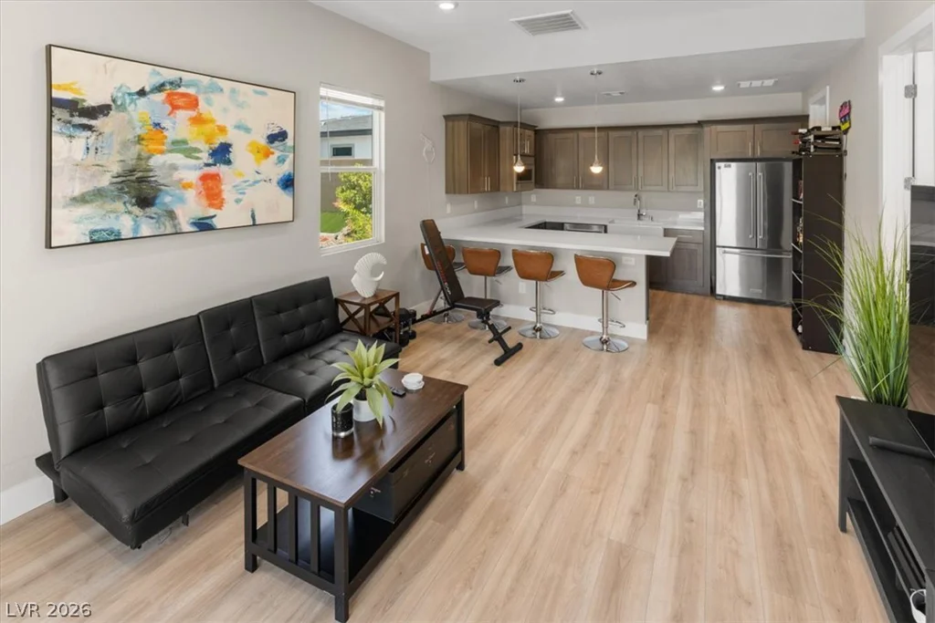 8320 Carlingford, Las Vegas, NV 89113