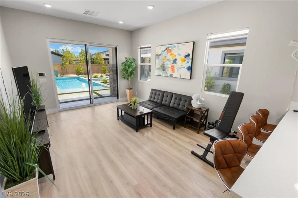 8320 Carlingford, Las Vegas, NV 89113