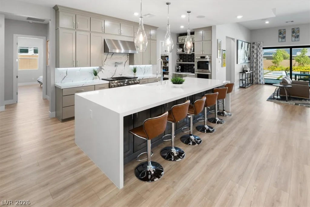 8320 Carlingford, Las Vegas, NV 89113