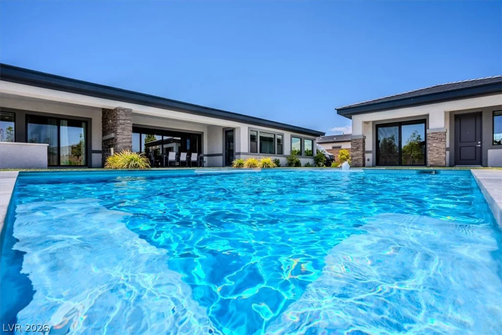 8320 Carlingford, Las Vegas, NV 89113