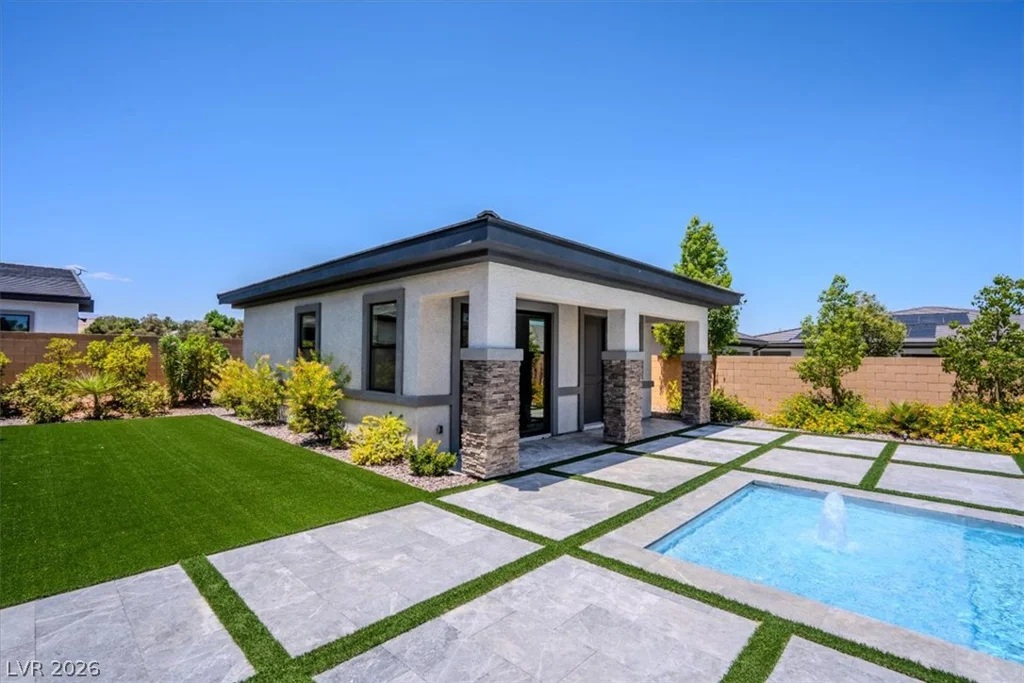 8320 Carlingford, Las Vegas, NV 89113
