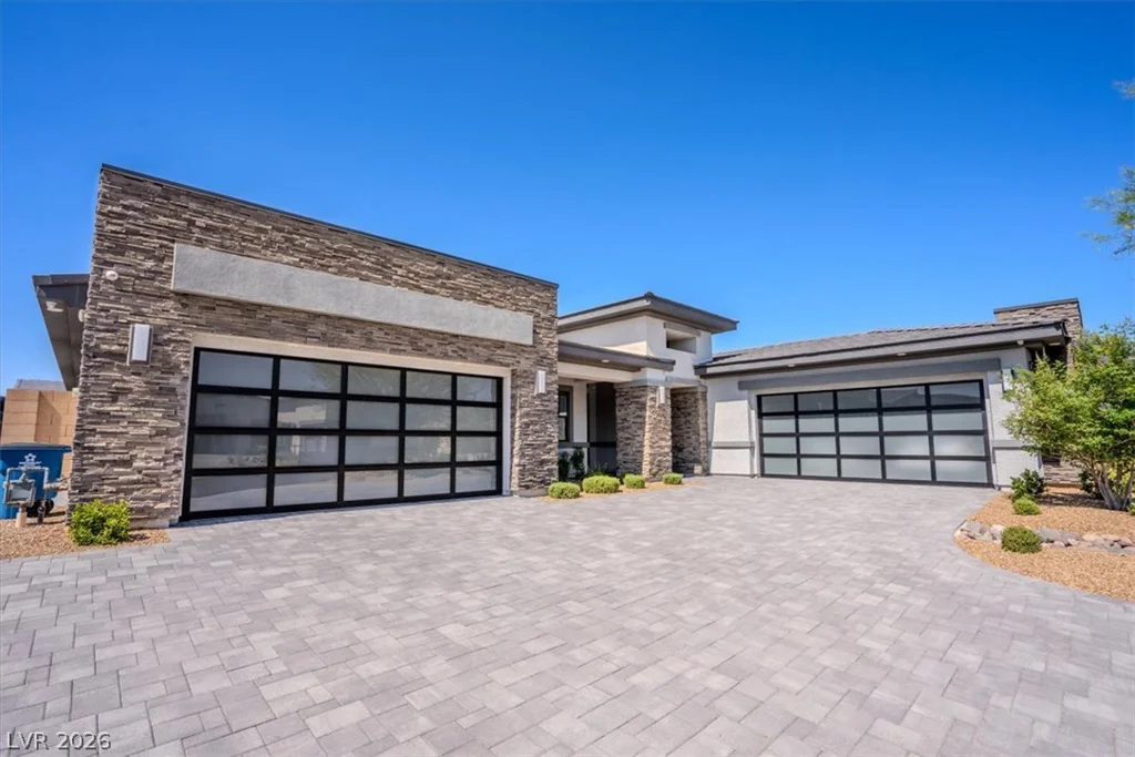 8320 Carlingford, Las Vegas, NV 89113