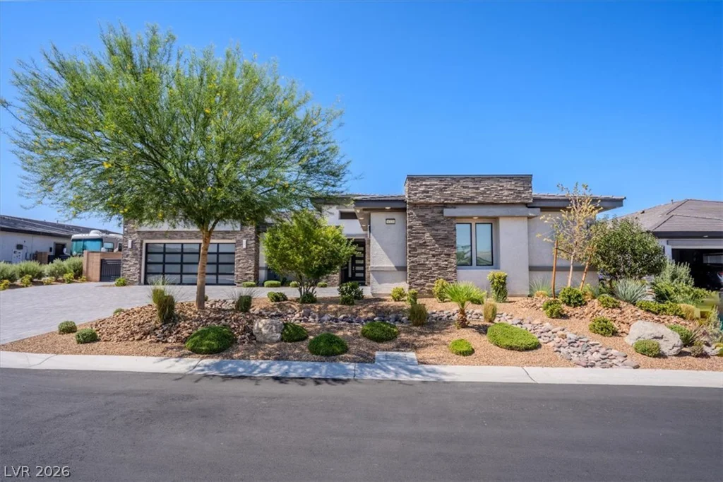 8320 Carlingford, Las Vegas, NV 89113