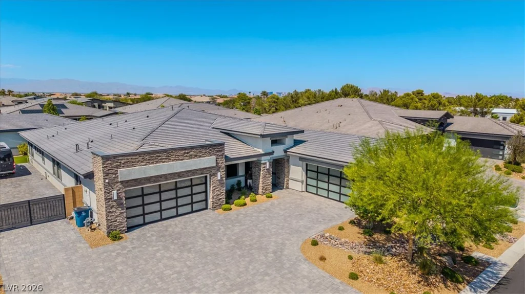 8320 Carlingford, Las Vegas, NV 89113