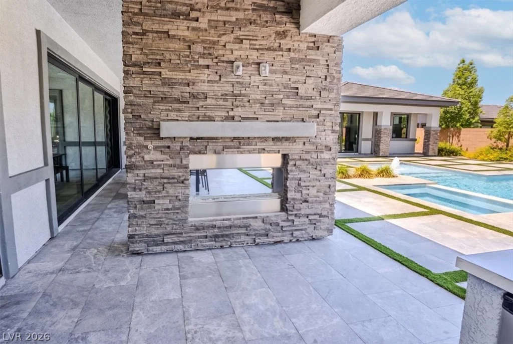 8320 Carlingford, Las Vegas, NV 89113