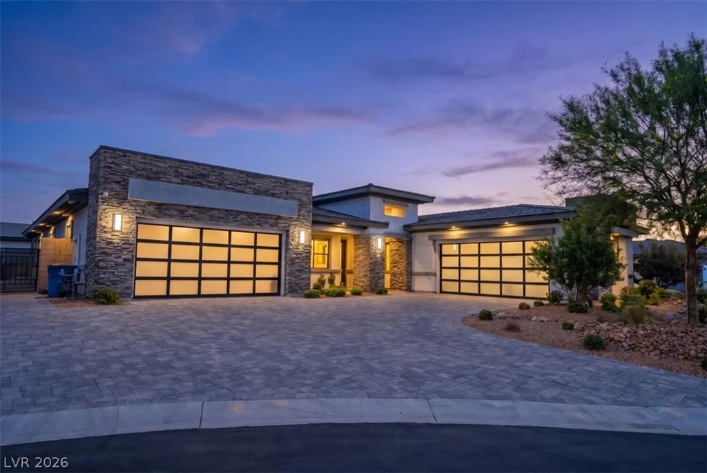 8320 Carlingford, Las Vegas, NV 89113
