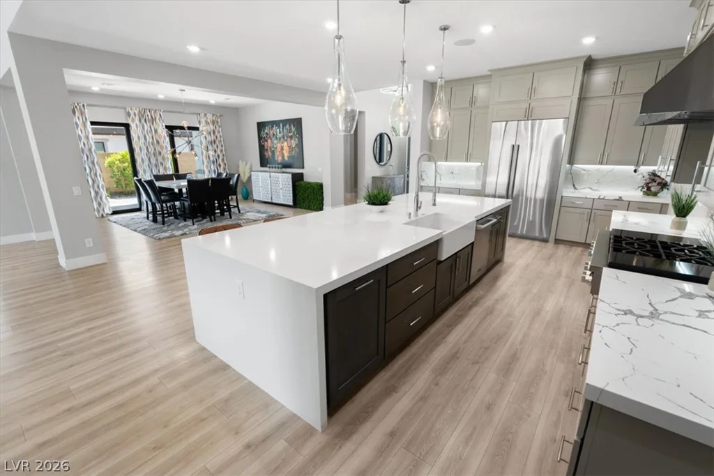 8320 Carlingford, Las Vegas, NV 89113