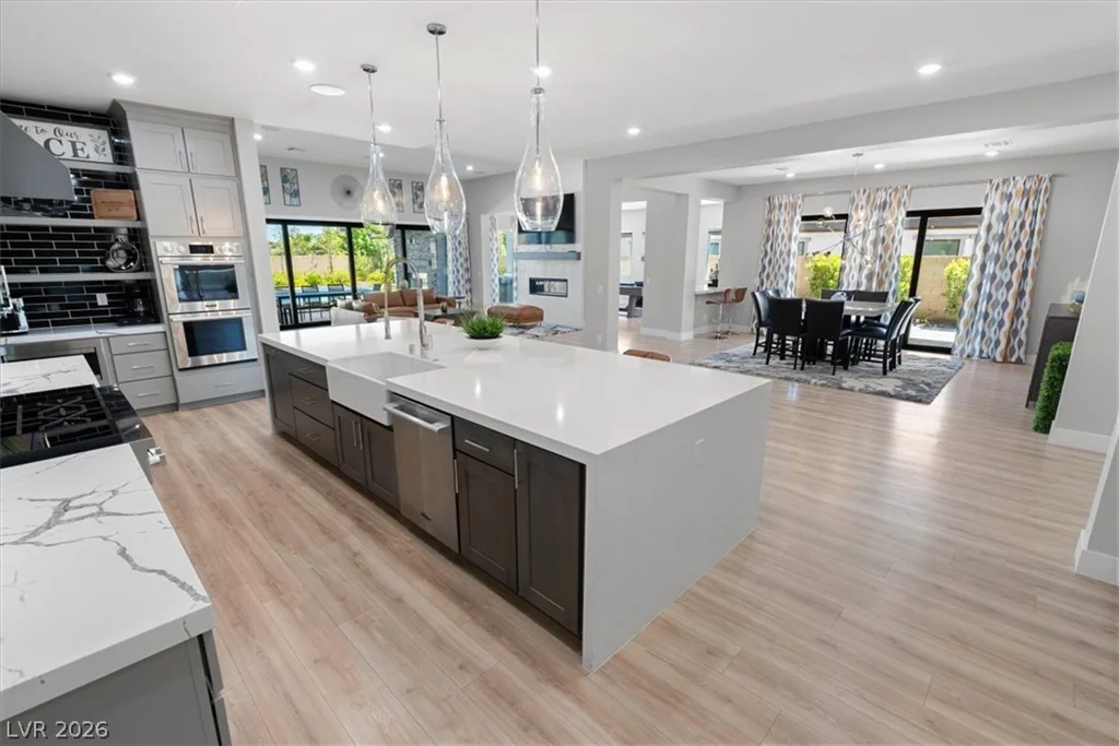 8320 Carlingford, Las Vegas, NV 89113