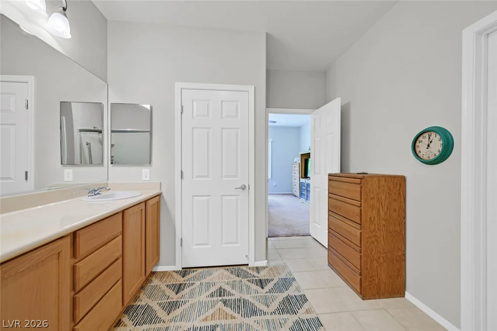 2200 Sawtooth Mountain, Henderson, NV 89044