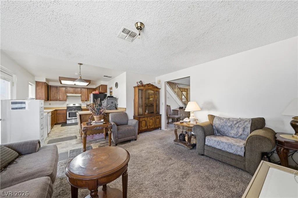 6728 Wenatchee, Las Vegas, NV 89107