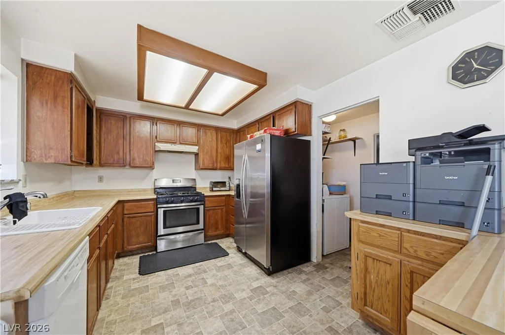 6728 Wenatchee, Las Vegas, NV 89107
