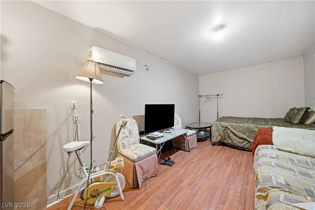 6728 Wenatchee, Las Vegas, NV 89107