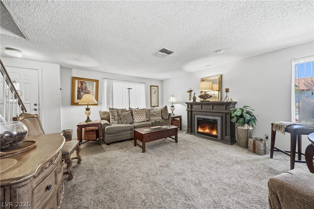 6728 Wenatchee, Las Vegas, NV 89107