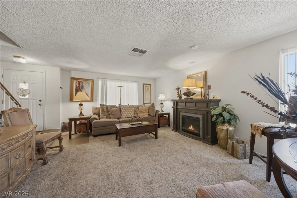 6728 Wenatchee, Las Vegas, NV 89107