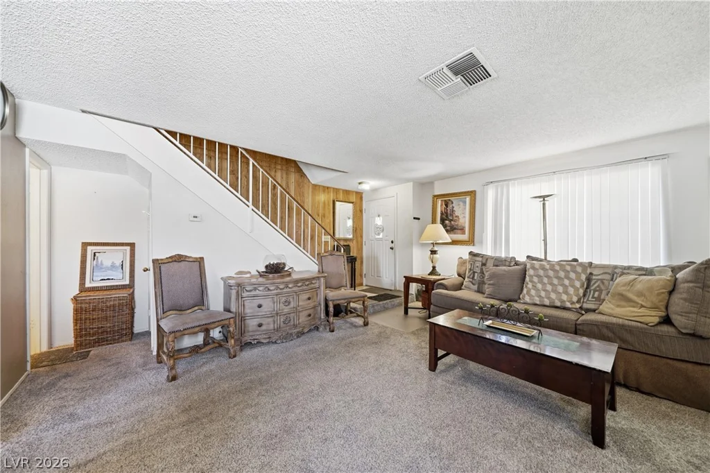 6728 Wenatchee, Las Vegas, NV 89107