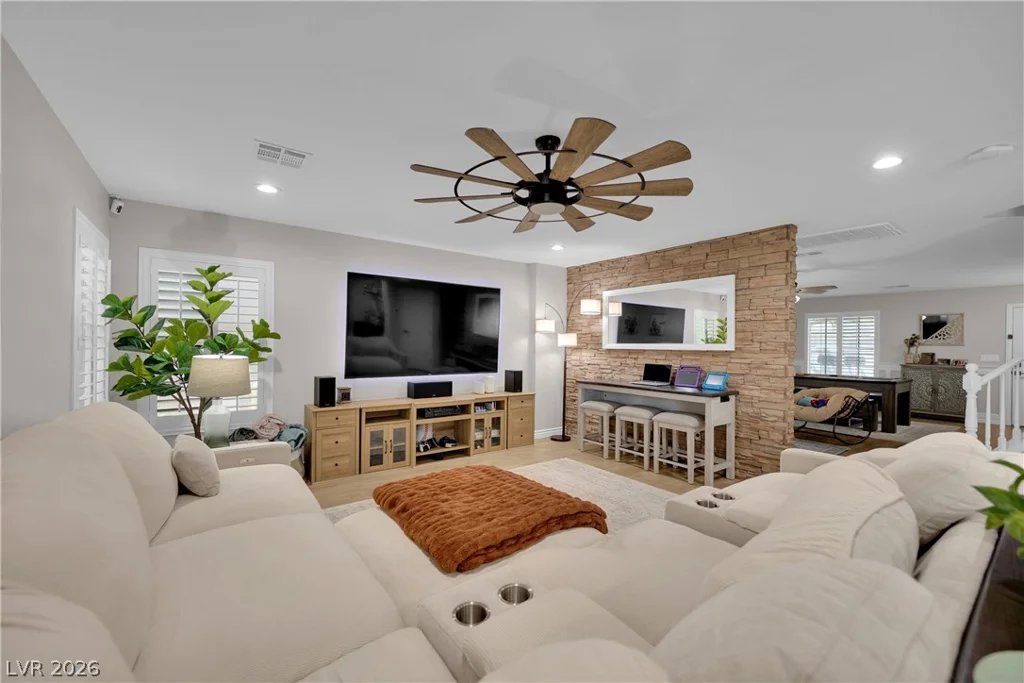 4913 Apache Valley, Las Vegas, NV 89131