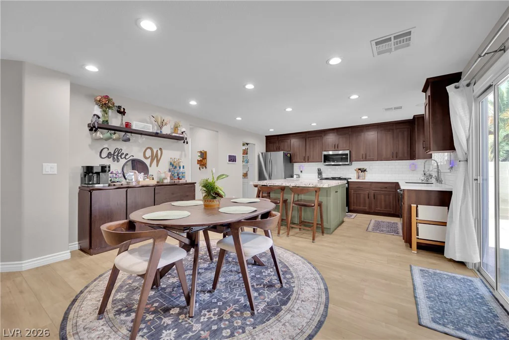 4913 Apache Valley, Las Vegas, NV 89131