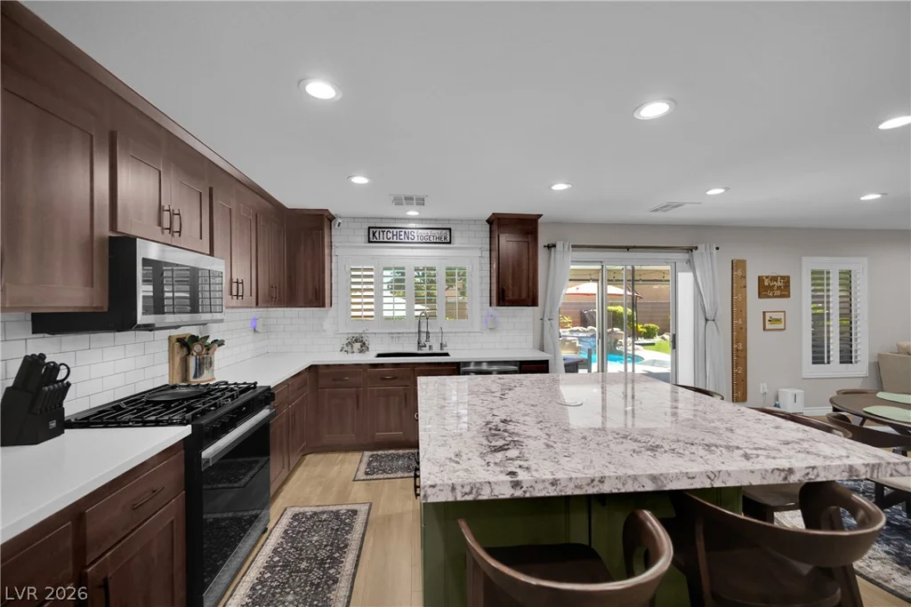 4913 Apache Valley, Las Vegas, NV 89131