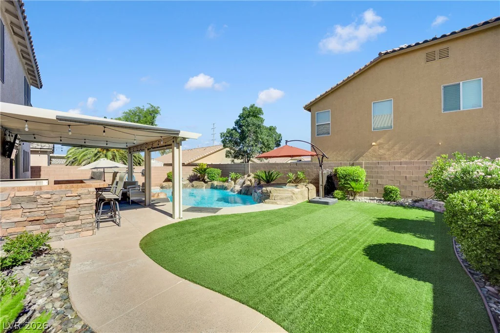 4913 Apache Valley, Las Vegas, NV 89131