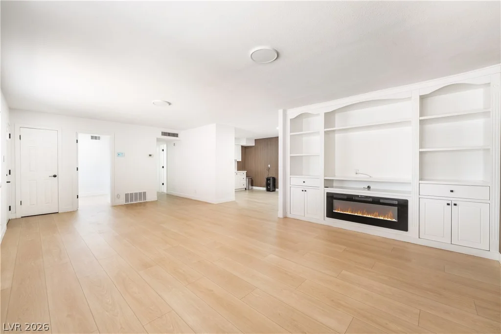 6101 Chelsea, Las Vegas, NV 89107