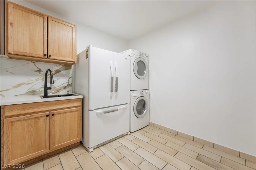 6101 Chelsea, Las Vegas, NV 89107