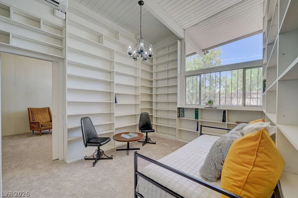 549 Canosa, Las Vegas, NV 89104