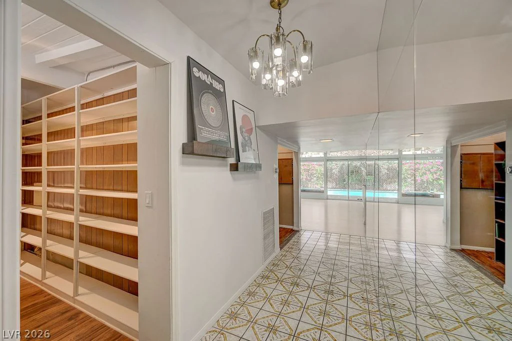 549 Canosa, Las Vegas, NV 89104