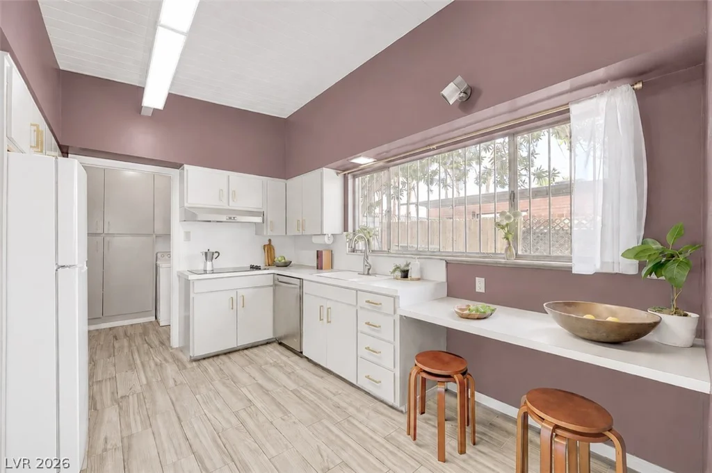 549 Canosa, Las Vegas, NV 89104