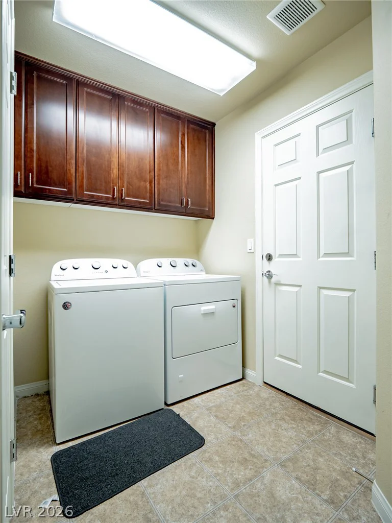 8104 Russell Creek, Las Vegas, NV 89139