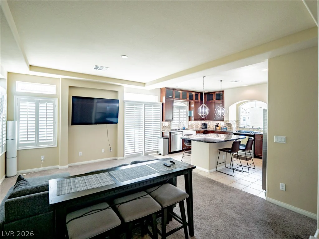 8104 Russell Creek, Las Vegas, NV 89139