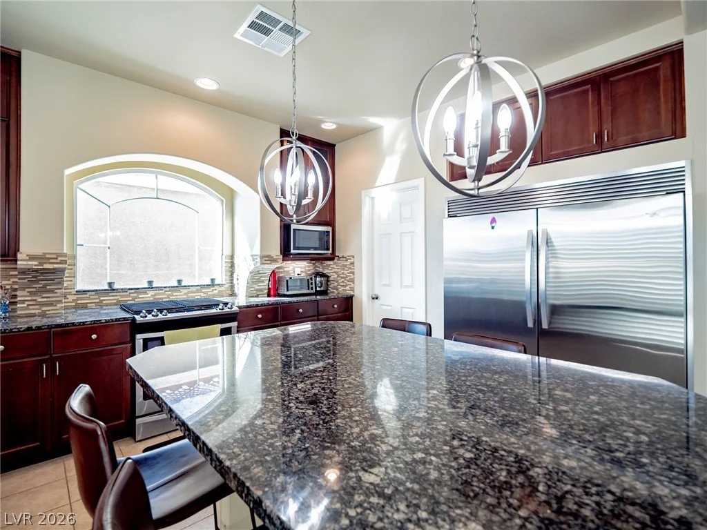 8104 Russell Creek, Las Vegas, NV 89139