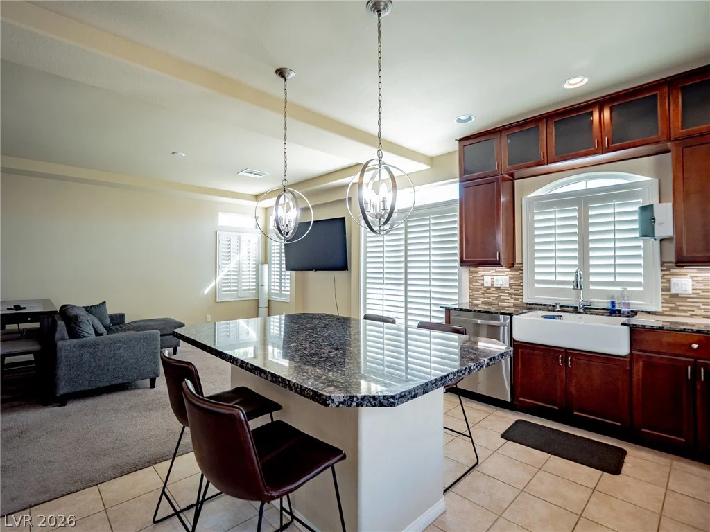 8104 Russell Creek, Las Vegas, NV 89139