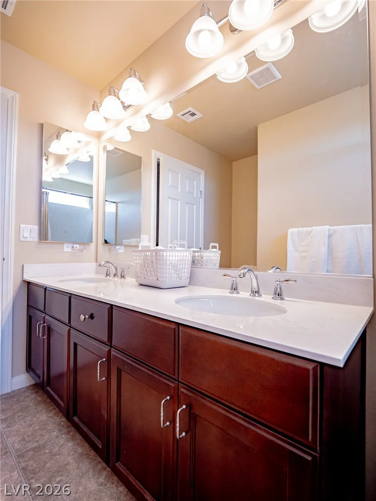 8104 Russell Creek, Las Vegas, NV 89139