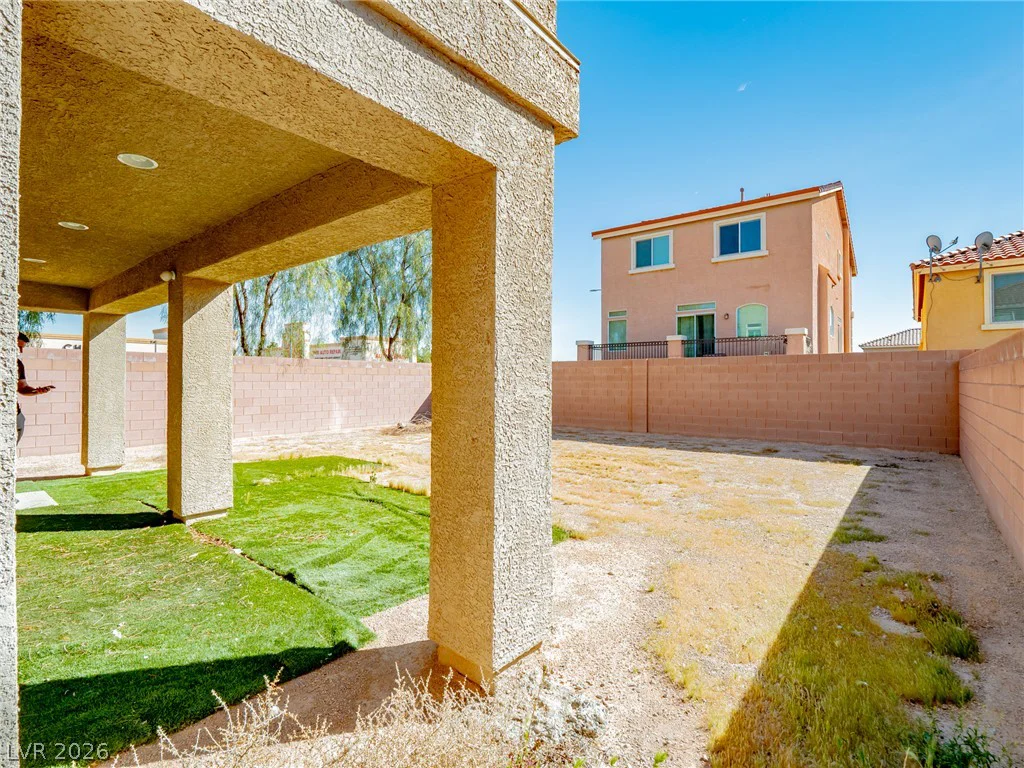 8104 Russell Creek, Las Vegas, NV 89139